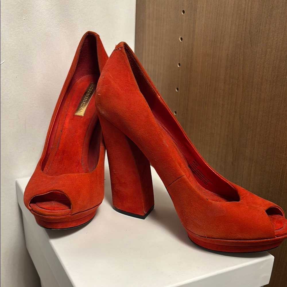 Elegant Peep-Toe Heels - BCBG Max Azria Size 9